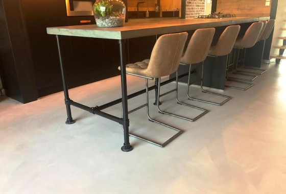 Gietvloer met industriële look | Unica-Vloeren - Unica Vloeren