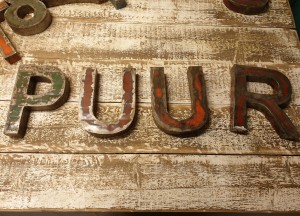 Metalen letters in 2 maten | Woodindustries