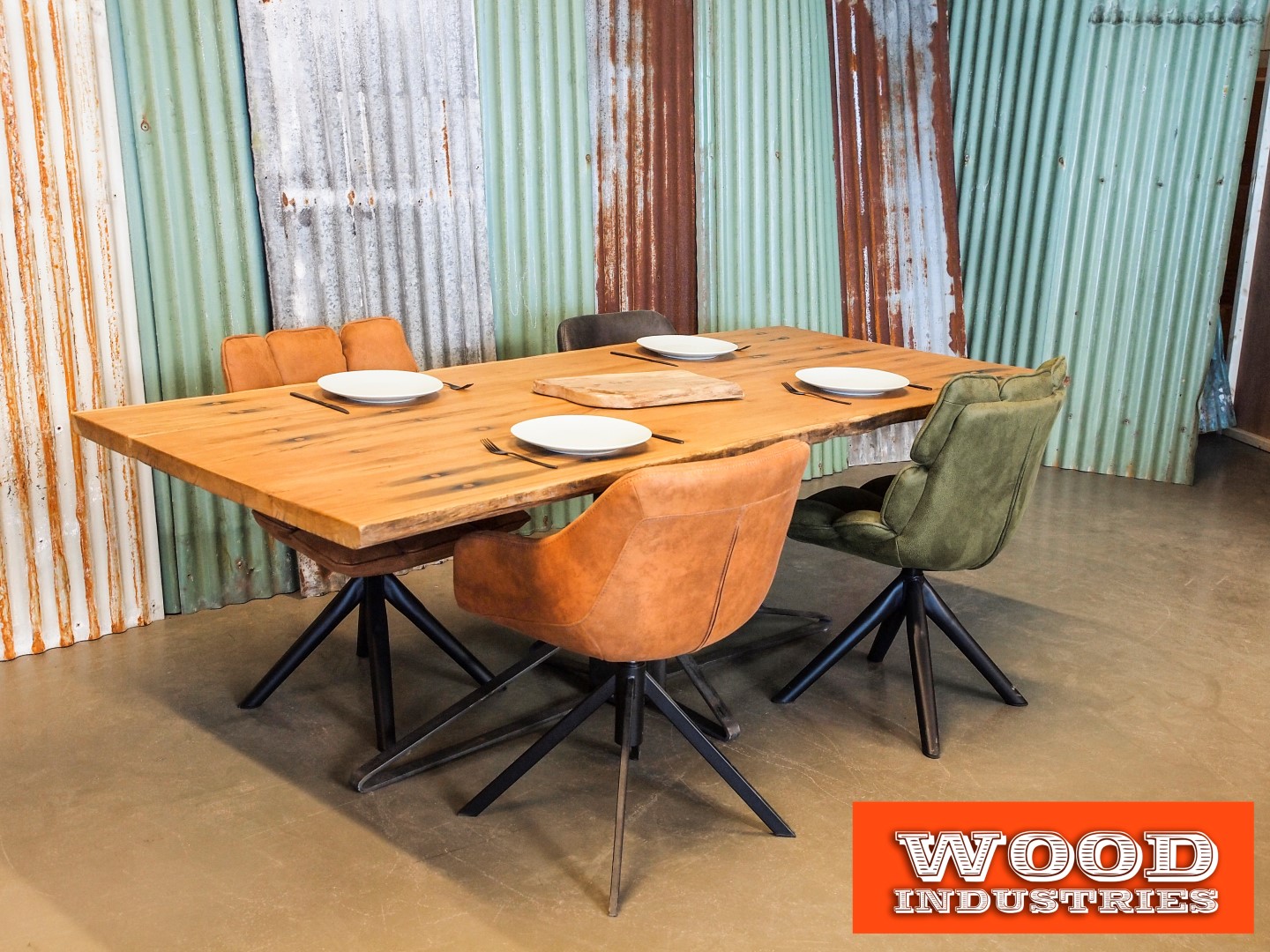 Eiken wagonhouten tafel | Woodindustries
