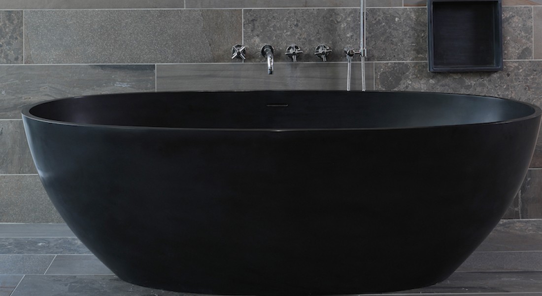 Gespot: vrijstaand bad in prachtige antraciet kleur