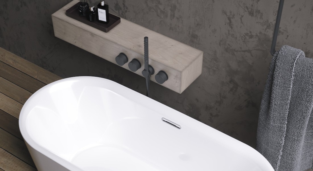 Luxe in de badkamer met vrijstaand design bad Modesty