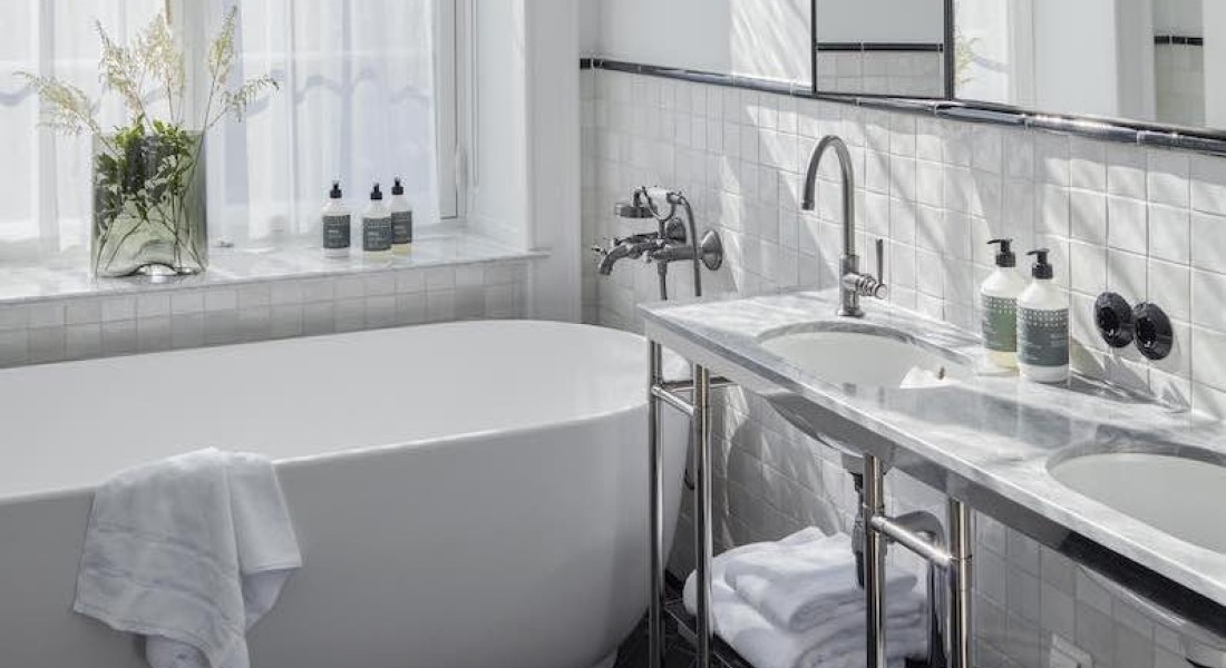 Binnenkijken: luxe hotel badkamer in Villa Copenhagen