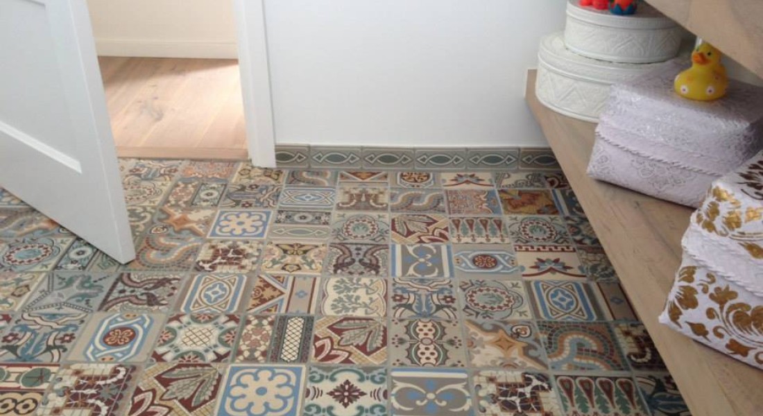 Mooi! Vloeren van Portugese tegels & antieke tegels
