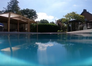Lekker dobberen in eigen zwembad - Sunny Pool