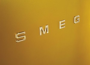 Jaren 50 koelkast Smeg in Swarovski Gold - Smeg