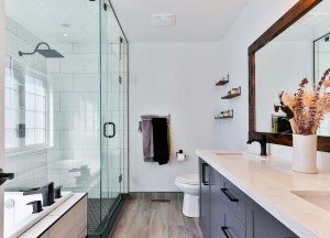 Vier handige tips voor het gebruik van gordijnen in de badkamer