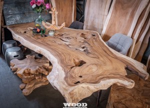 Suar boomstam vergadertafel | Woodindustries - Woodindustries