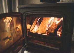 Verwarm een woning op sfeervolle wijze met een houtkachel