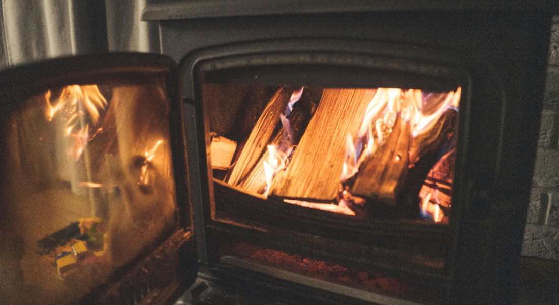 Verwarm een woning op sfeervolle wijze met een houtkachel