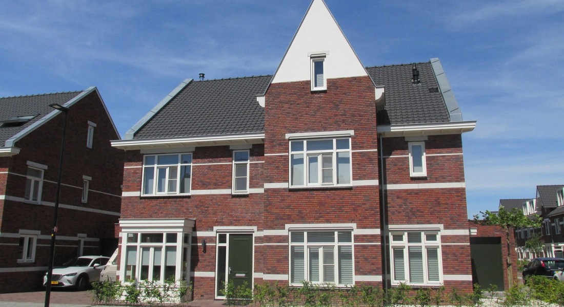 Een warme en duurzame betonlook met PU gietvloeren in uw woning