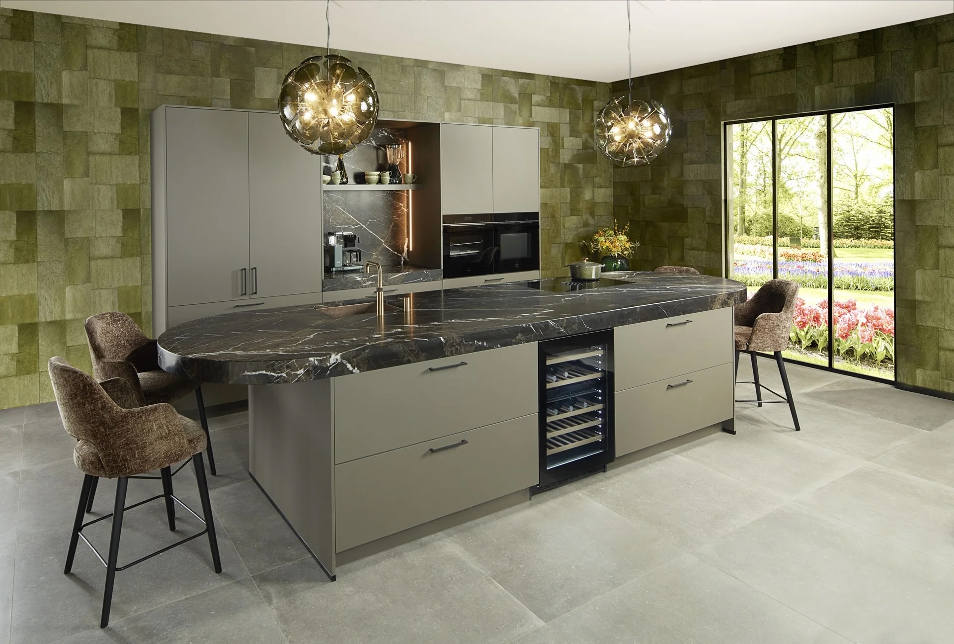 Ruime designkeuken met rond blad | Marquardt Küchen