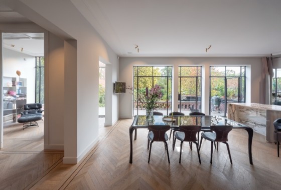 De perfecte combinatie van houten vloeren en onzichtbare vloerverwarming