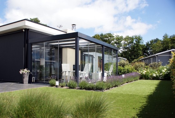 Aluminium overkappingen: genieten van de tuin in de herfst