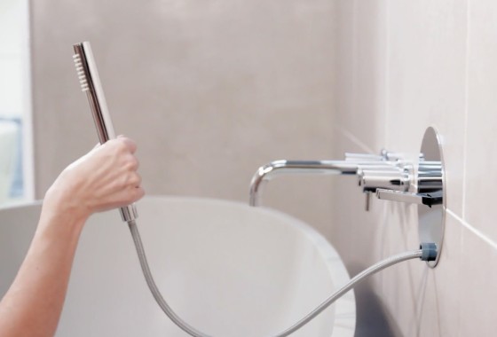 Douchen zonder gedoe met de Qisani Flow Roll-In - Qisani badkamer