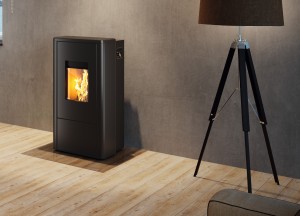 Compacte houtkachel RIKA Livo die een schone ruit houdt en stil is - RIKA: De Oostenrijkse kachel