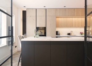 Design keuken met zwart kookeiland | Kitchenstudio